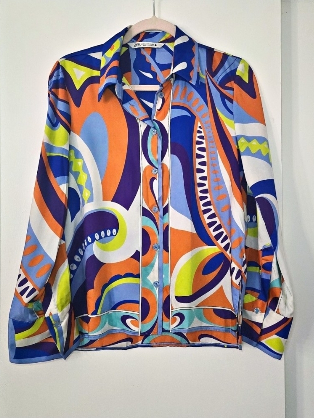 Zara Psychedelic Graphic Print Satin Button Down Blouse XS Pucci Style 70s Retro